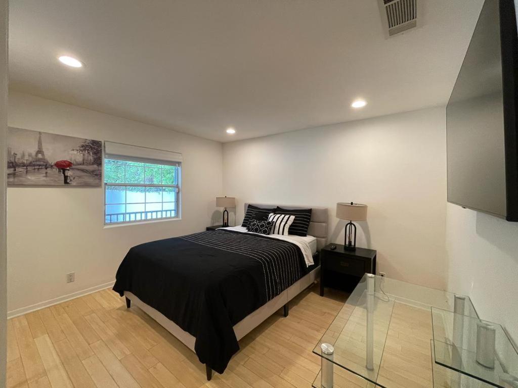 Charming Bright Traditional In Sherman Oaks * Los Ángeles