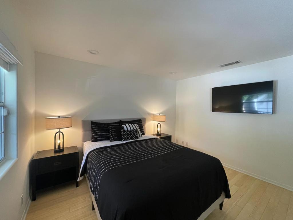 Charming Bright Traditional In Sherman Oaks Habitación en casa particular Los Ángeles